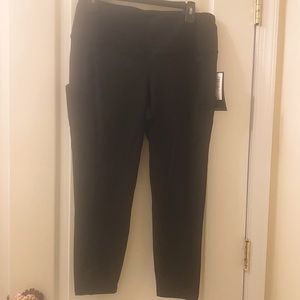 NWT Torrid  cropped leggings with pockets